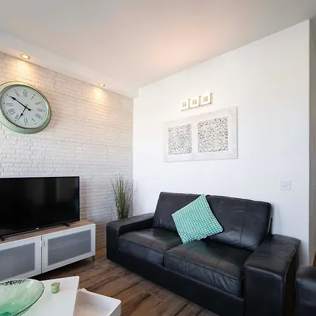 Club Valena 48 Sea Views, Wifi, Close To & Amenities At Matagorda Apartment *