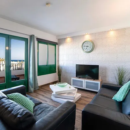Apartment Club Valena 48 Sea Views, Wifi, Close To & Amenities At Matagorda Puerto del Carmen (Lanzarote)