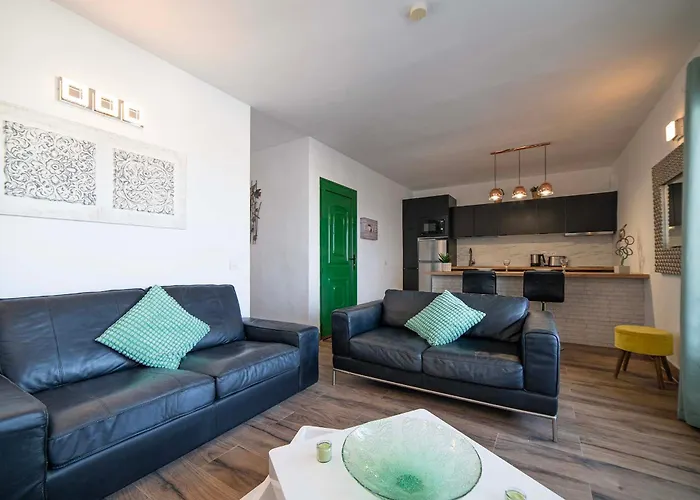 Club Valena 48 Sea Views, Wifi, Close To & Amenities At Matagorda Puerto del Carmen (Lanzarote)